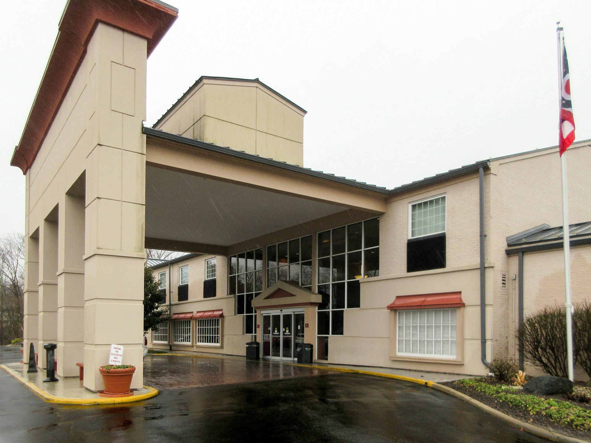 Quality Hotel Conference Center Cincinnati Blue Ash Exterior photo
